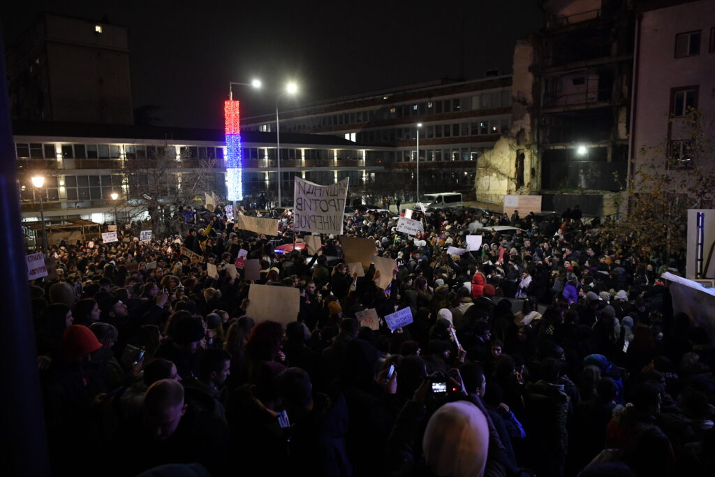 1734033541-Protest-studenata-ispred-RTS-121224-Foto-Goran-Srdanov-44-1024x683.jpg