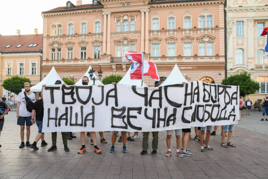 Novi Sad 11. jul .2024. Sukob desnicara i antifasista zbog najave desnicarske organizacije Srpki Soko da obeleze dan pobede u Srebrenici Foto:Nenad Mihajlović/Nova.rs