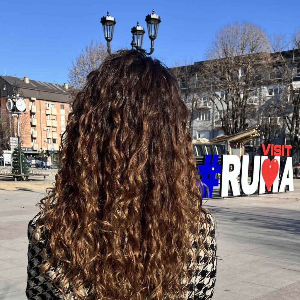 Ruma, Odbila da ide u Jagodinu na miting i tražila iščlanjenje iz stranke, pa joj u muzeju u Rumi uručili otkaz