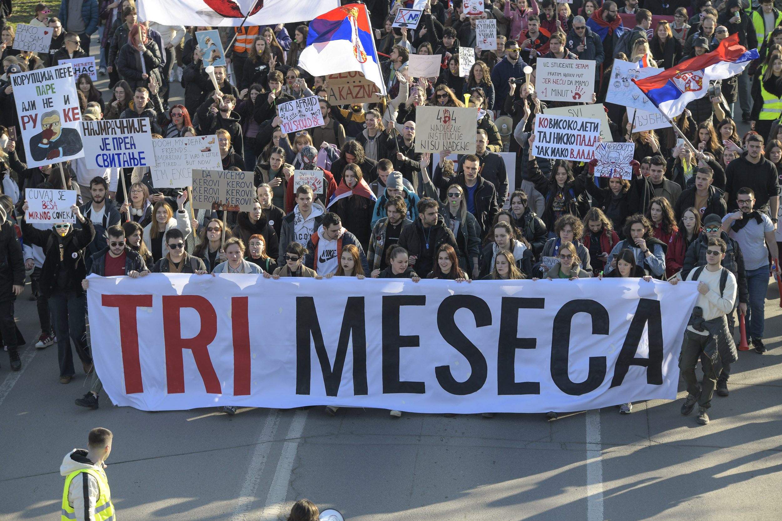 Novi Sad 01. februar 2025. Akcija Tri meseca - tri mosta  kojom ce biti obelezena tri meseca od pogibije 15 ljudi u padu nadstresnice na zeleznickoj stanici u Novom Sadu Foto:Nenad Mihajlović/Nova.rs BEZ POTPISA