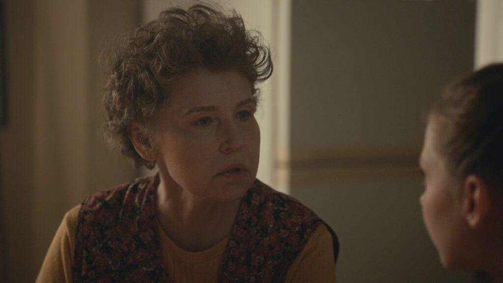 Regionalni hit film - Nova verzija spota za legendarnu pesmu jugoslovenske grupe Pepel in kri najavljuje regionalni filmski hit „Belo se pere na devedeset“ sa Anicom Dobrom