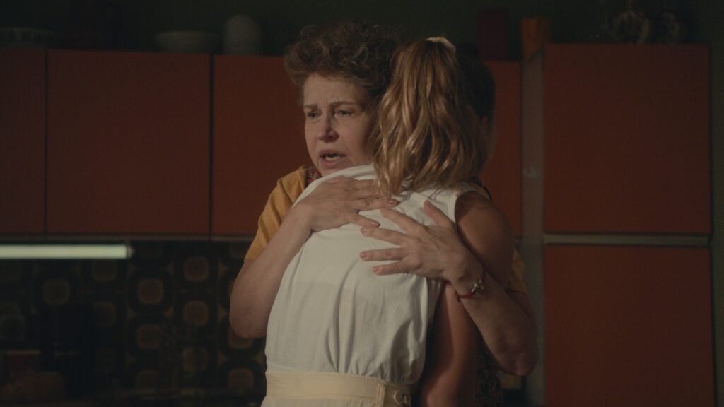 Regionalni hit film - Nova verzija spota za legendarnu pesmu jugoslovenske grupe Pepel in kri najavljuje regionalni filmski hit „Belo se pere na devedeset“ sa Anicom Dobrom