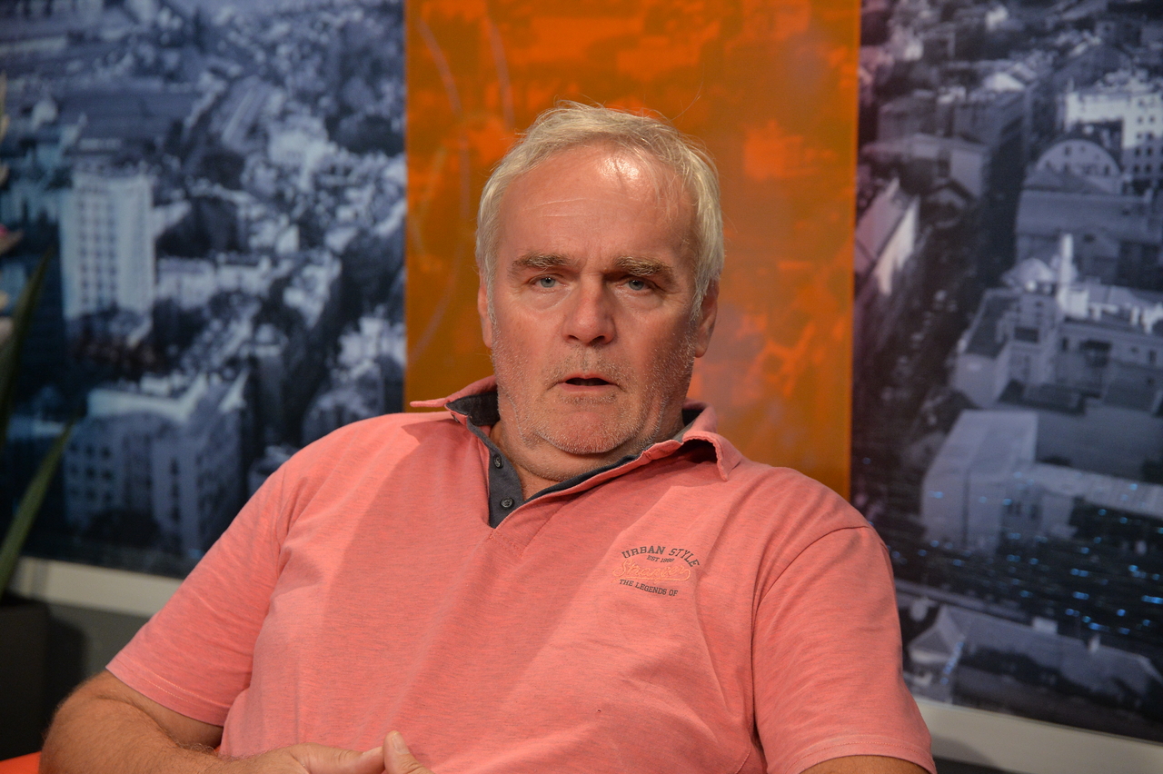 slobodan_custic__263159__photo_E-Stock_caslav_vukojicic