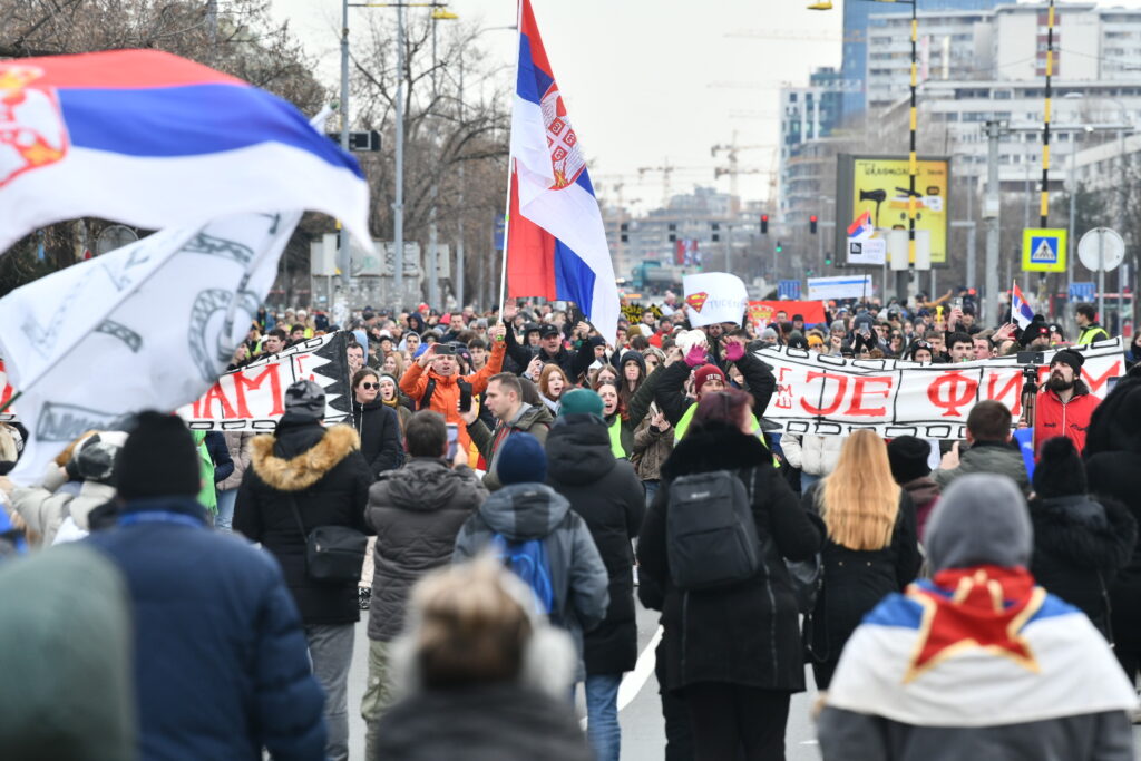 Beograd 17. februar 2025. Zemun, skup podrške studentima, šetnja od Avijatičarskog trga u Zemunu do Opštine Novi Beograd Foto: Vesna Lalić/Nova.rs