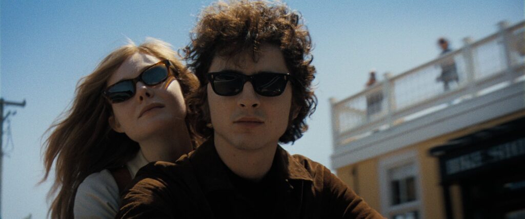 Timote Šalame kao Bob Dilan: Specijalne projekcije filma „Bob Dylan: Potpuni neznanac“ uz tematske svirke i poklone