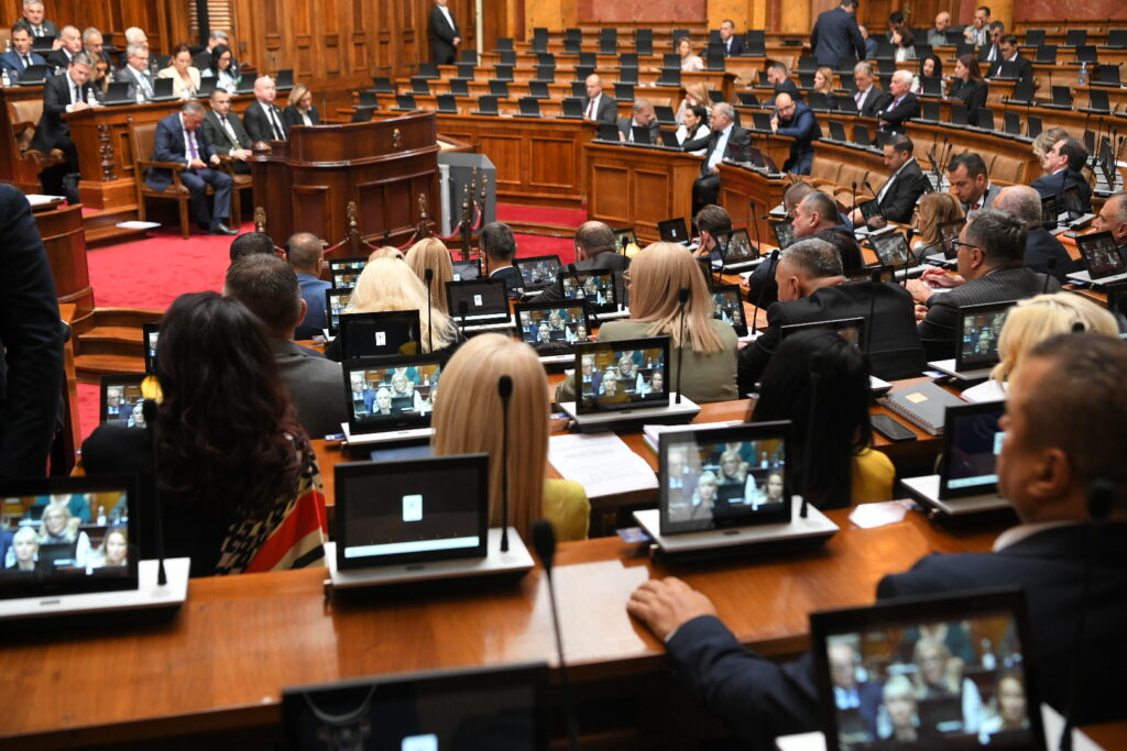 Beograd 07.10.2025. Zasedanje Skupštine Srbije, sednica Skupštine Srbije, skupštinska sala, poslanici Foto: Amir Hamzagić/Nova.rs