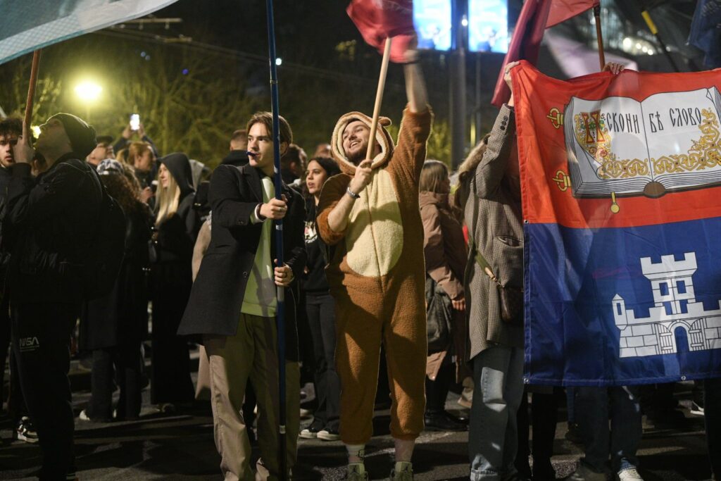 Beograd 31.mart 2025. Protest „Odbranimo akademsku zajednicu“ podrska napadnutoj dekanki Filozofskog fakulteta u Nišu, okupljanje ispred rektorata Univerziteta u Beogradu i šetnja do Republičkog javnog tužilaštva Foto:Filip Krainčanić/Nova.rs