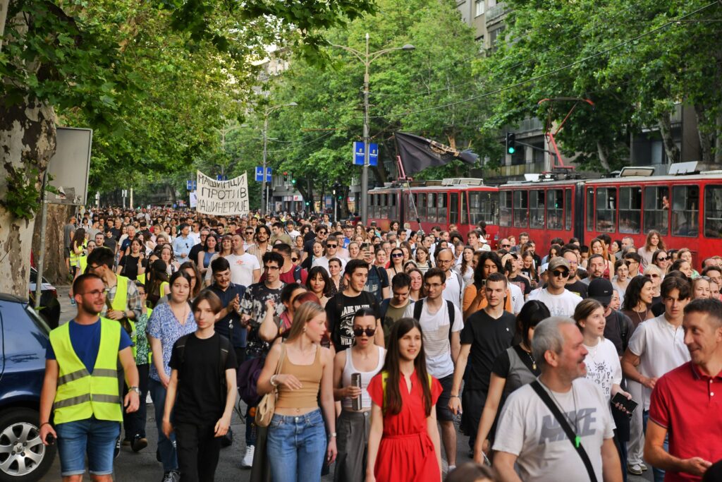 1749058823-protest-setnja-od-pravnog-do-predsednistva-040625-foto-goran-srdanov-nova-rs-4-1024x683.jpg