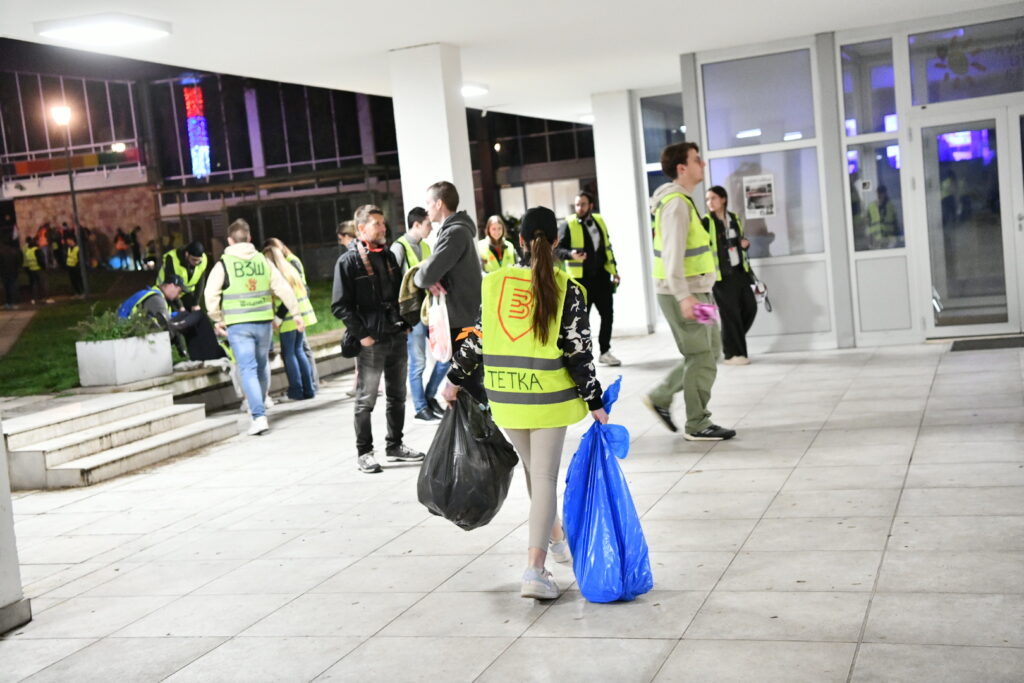 Beograd 11. mart 2025. Blokada RTS-a, Radio televizija Srbije,  RTS, Takovska 10, studenti i građani blokirali su zgradu RTS-a, studentski protest Foto:Vesna Lalić/Nova.rs
