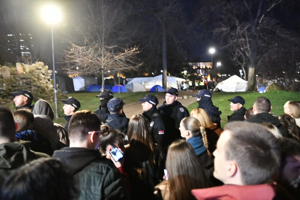 Beograd 11. mart 2025. Pionirski park, studenti 2.0, studenti koji vole da uče, kamp, šatori, ograda, Ćacilend Foto:Vesna Lalić/Nova.rs