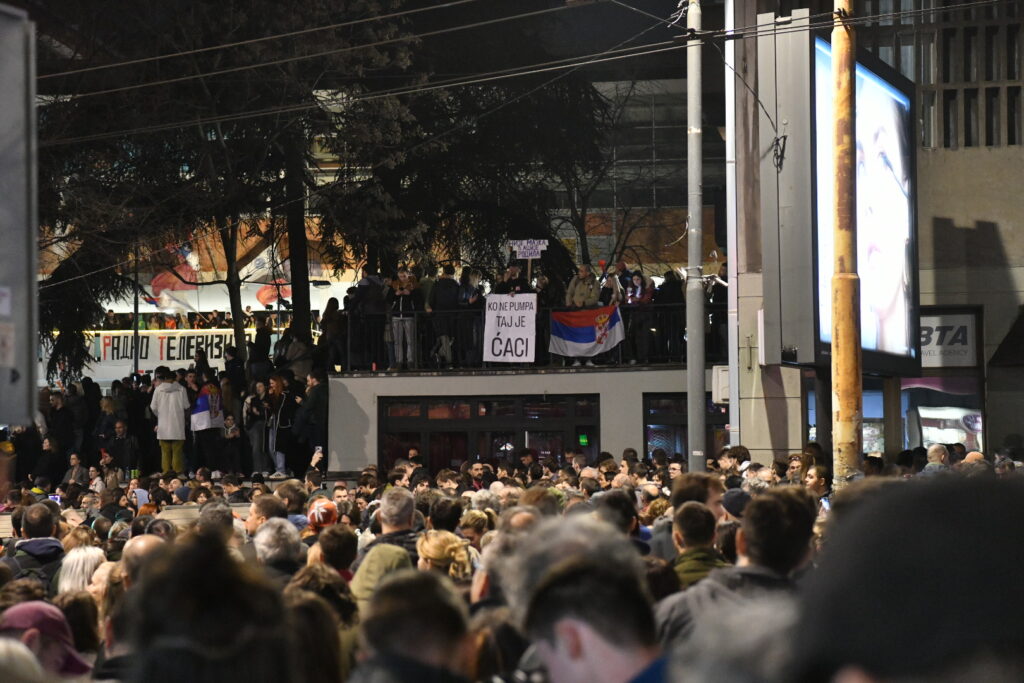 Beograd 11. mart 2025. Blokada RTS-a, Radio televizija Srbije,  RTS, Takovska 10, studenti i građani blokirali su zgradu RTS-a, studentski protest Foto:Vladislav MItićNova.rs