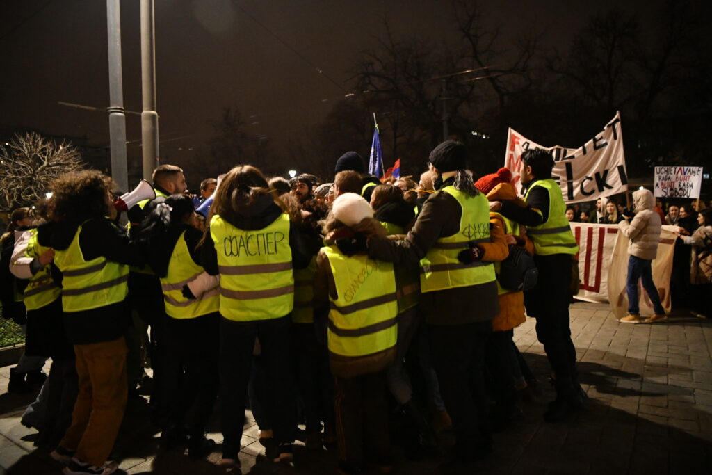 Beograd 14. januar 2025. Protest ispred Pravnog fakulteta u znak podrske studentima koji su sinoc napadnuti na Pravnom fakultetu, studenti, protest "Mi smo za PRAVDU. I, šta ćemo sad?"  Foto:Vesna Lalić/Nova.rs