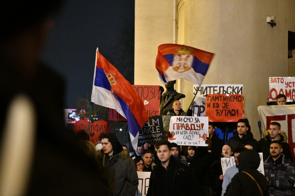 Beograd 14. januar 2025. Protest ispred Pravnog fakulteta u znak podrske studentima koji su sinoc napadnuti na Pravnom fakultetu, studenti, protest "Mi smo za PRAVDU. I, šta ćemo sad?"  Foto:Vesna Lalić/Nova.rs