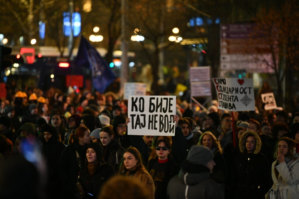 Beograd 14. januar 2025. Potestna setnja do Pravnog fakulteta u znak podrske studentima koji su sinoc napadnuti na Pravnom fakultetu, studenti, protest, protestna setnja "Mi smo za PRAVDU. I, šta ćemo sad?"  Foto:Vesna Lalić/Nova.rs