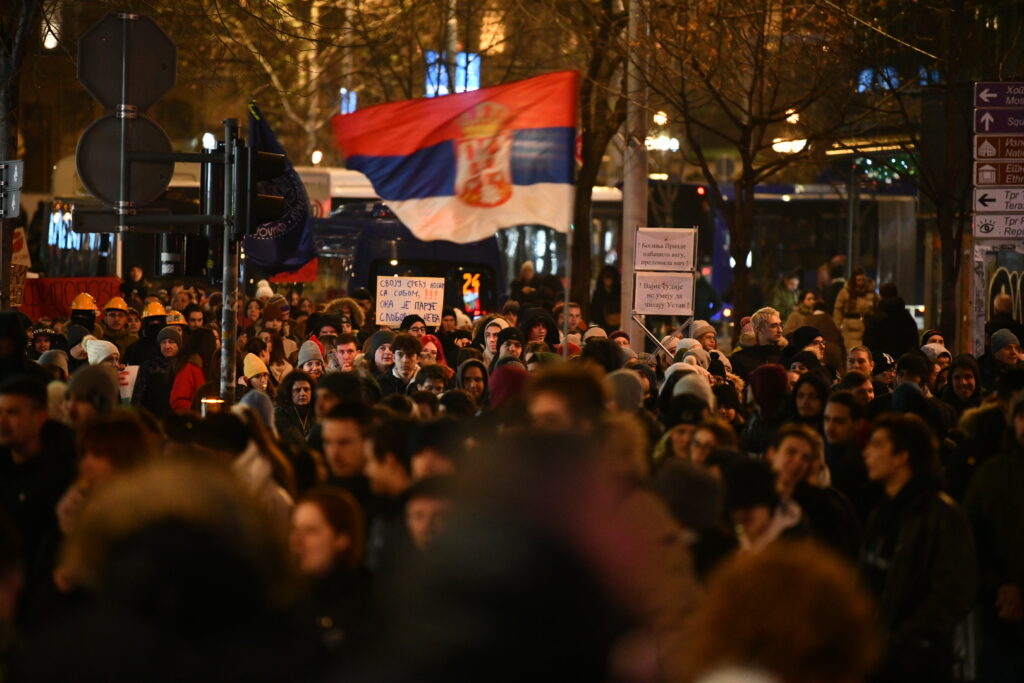 Beograd 14. januar 2025. Potestna setnja do Pravnog fakulteta u znak podrske studentima koji su sinoc napadnuti na Pravnom fakultetu, studenti, protest, protestna setnja "Mi smo za PRAVDU. I, šta ćemo sad?"  Foto:Vesna Lalić/Nova.rs