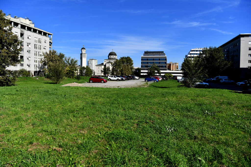 Beograd 13.10.2024 Novi Beograd, Omladinskih brigada, crkva foto Vesna Lalic/Radar poslovi SPC u gradnji stanova..