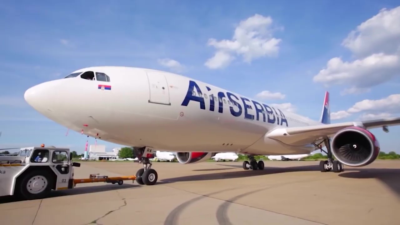 Zašto u avionu Er Srbije nema mesta za invalidska kolica_