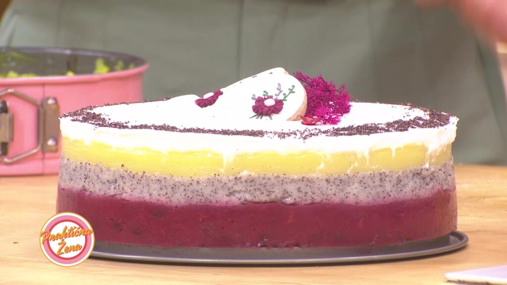 Praktična žena - Posna torta na vodi Pscreen 01