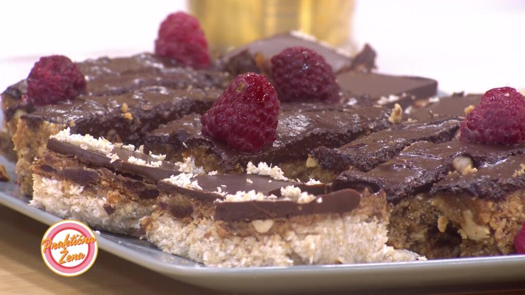 Praktična žena - Sirovi kolač sa orašastim plodovima i urmama i Karamel kolač Pscreen01