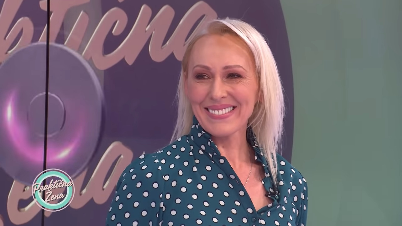 Praktična žena – Naša Sandra je dobila novi osmeh