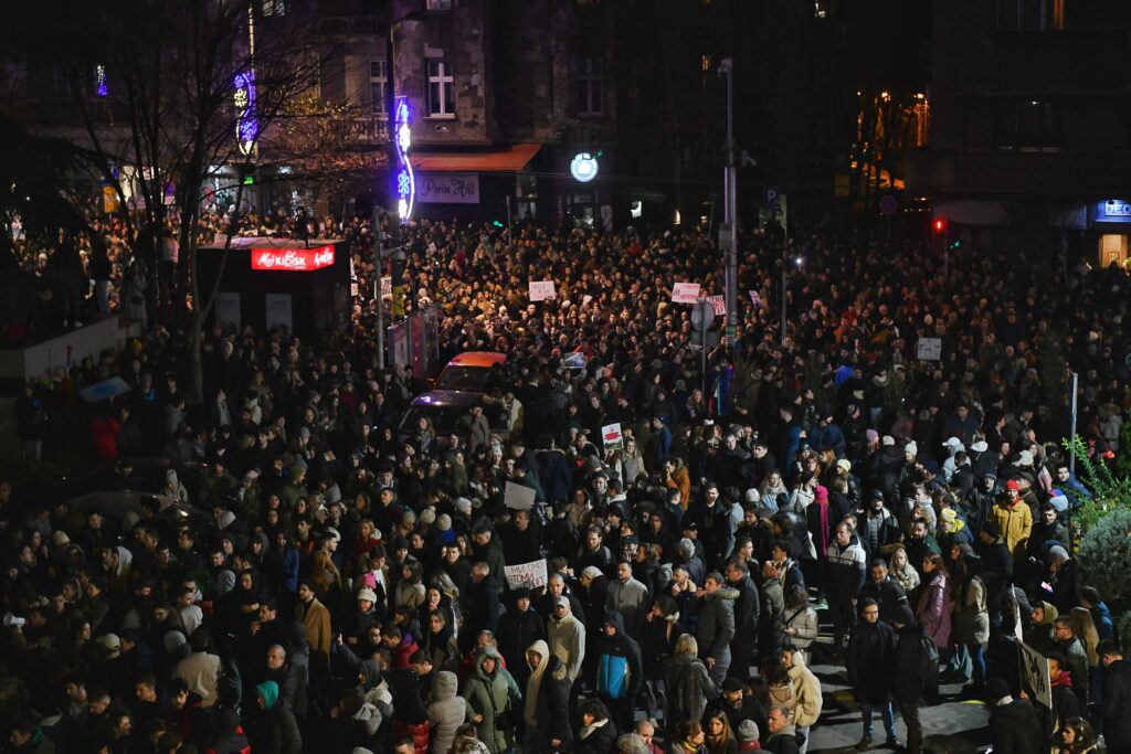 1734032686-Protest-studenata-ispred-RTS-121224-Foto-Goran-Srdanov-19-1024x683.jpg