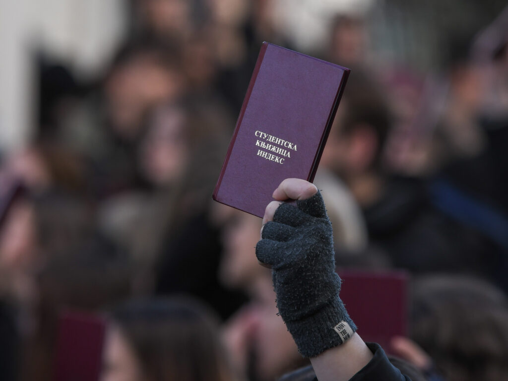 1734437813-NOVI-SAD_STUDENTSKI-PROTEST-ISPRED-SKUPSTINE-VOJVODINE-_191-1024x768.jpg