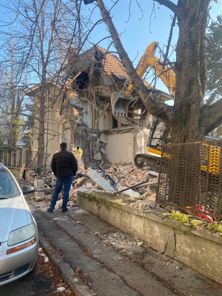 Još jedna vračarska vila je srušena.