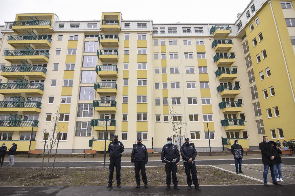 Novi Sad 15.04.2021 Dodela stanova za snage bezbednosti vojsku i policiju foto Nenad Lazic