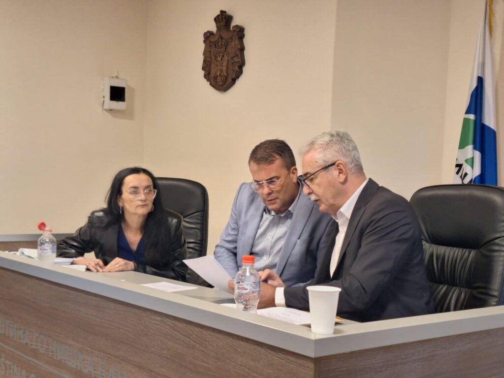 1728480552-Predsednik-sekretar-i-zamenik-predsednika-Skupstine-Niska-Banja-1024x768.jpg