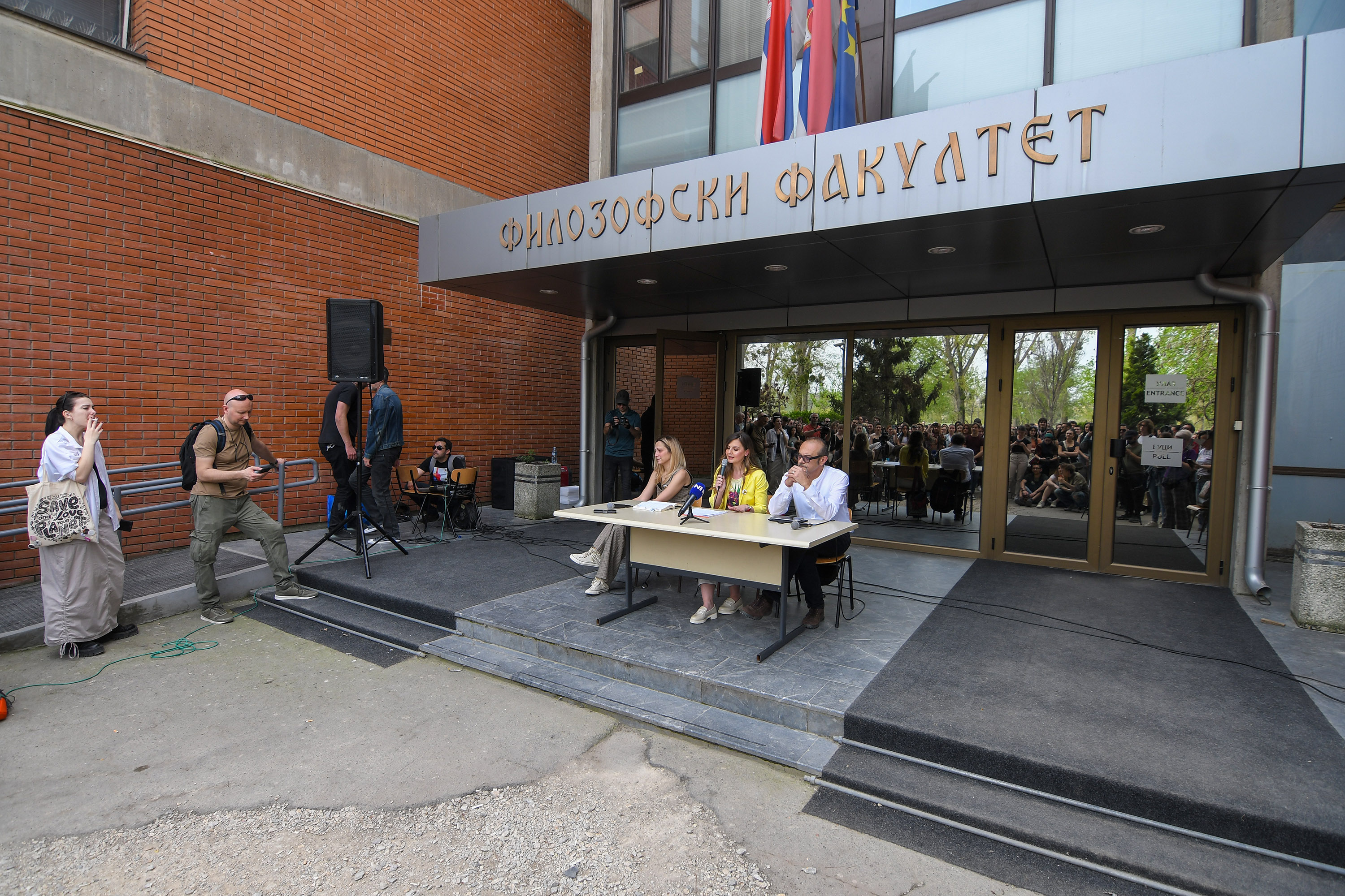 NOVI SAD_JAVNI CAS SLOBODA GOVORA FILOZOFSKI FAKLUTET FOTO NENAD MIHAJLOVIC_ (2)