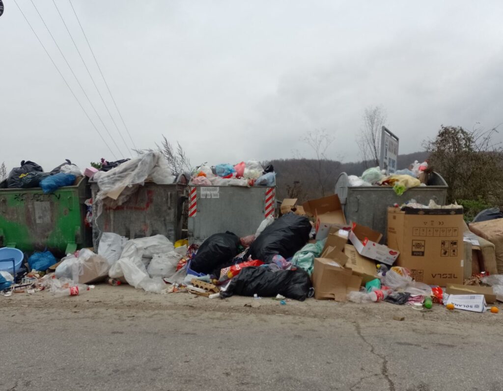Užice. Lužnička dolina zatrpana smećem, smeće, đubre, djubre, otpad Foto: Slavica Panić/Nova.rs