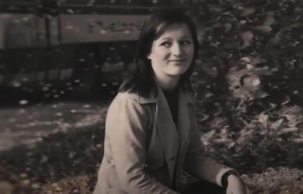 Osamnaestogodišnja devojka Milica Kostić, učenica medicinske škole u Kruševcu, ona spava