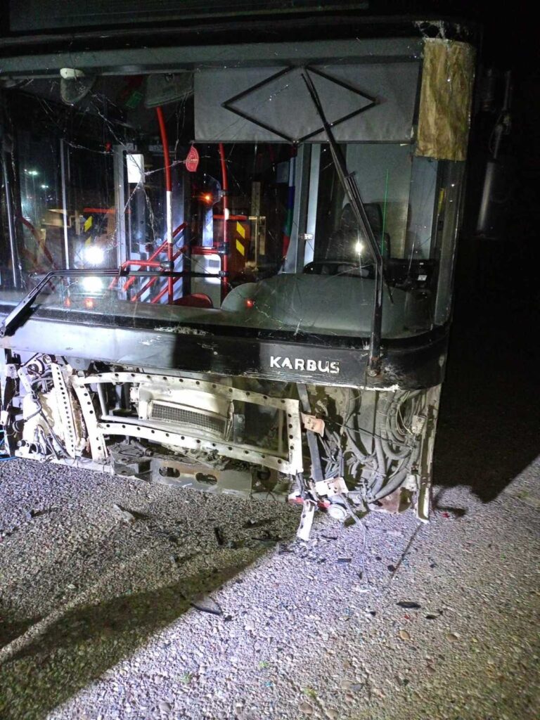 Saobraćajna nesreća, nezgoda, autobus, automobil, auto, kola, GSP, Kosmaj Foto: Privatna arhiva