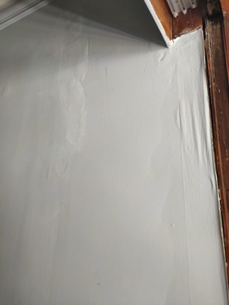 neka bolnica mozda, neki apartman mozda, kreveti, ostecenje nesto tako nemam pojma sta jos pametno da napisem ovde