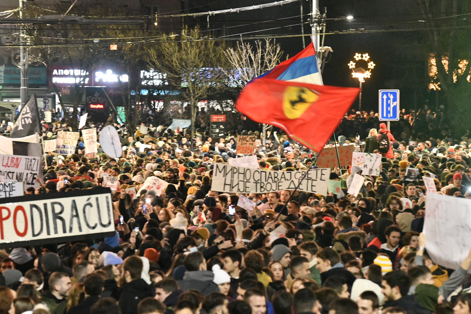Beograd 22. decembar 2024. Zajednički protest studenata i poljoprivrednika na beogradskom Trgu Slavija zakazan je za danas sa pocetkom u 16 časova  Foto:Vesna Lalić/Nova.rs