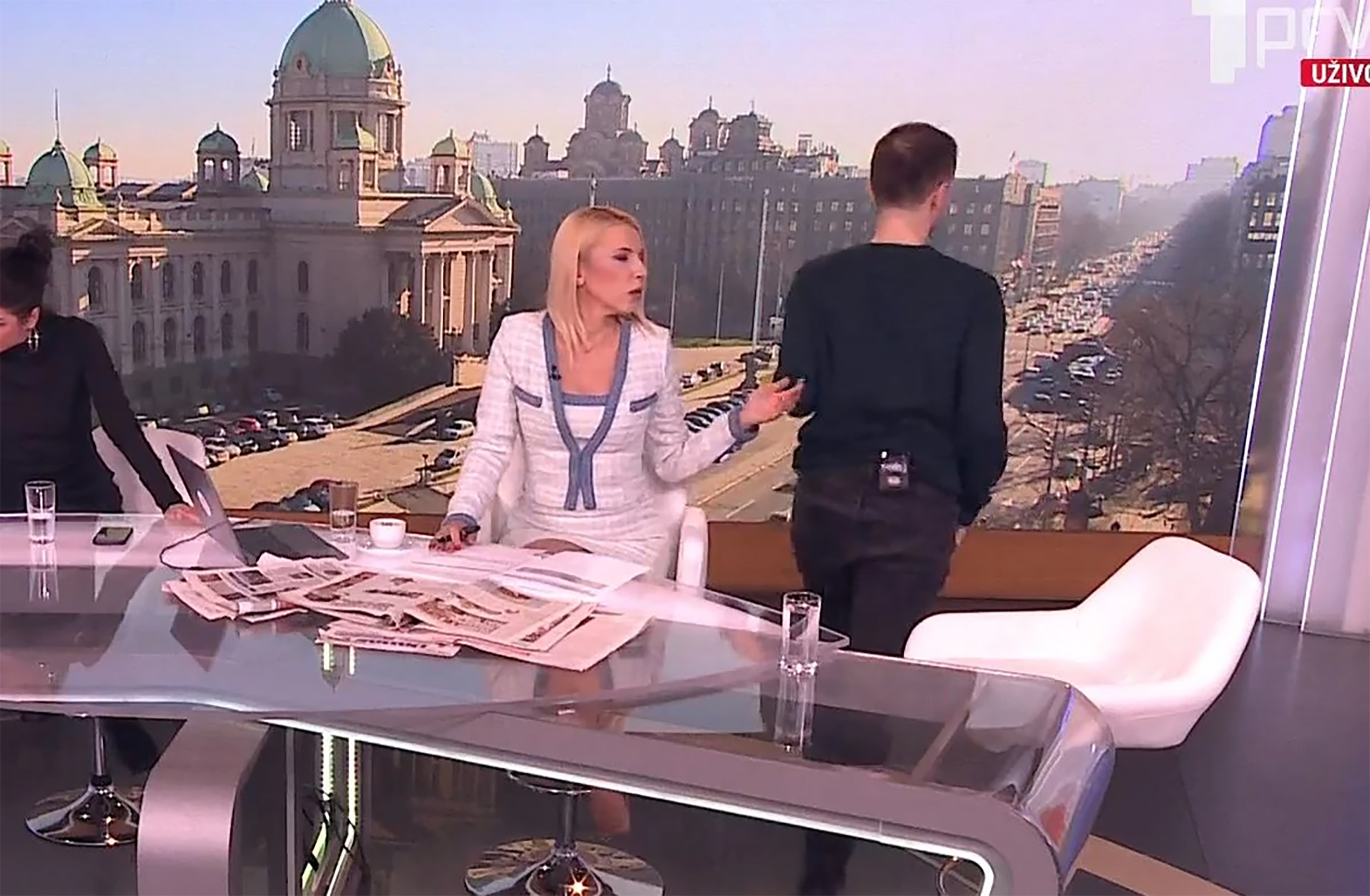 SKANDAL U PROGRAMU UŽIVO Gost napustio studio posle SUMANUTIH TEORIJA ZAVERE O LGBT, jutarnji program se pretvorio u CIRKUS