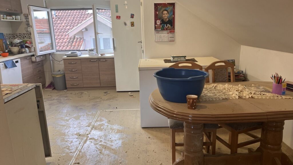 Horor u Gornjem Milanovcu, protivgradna raketa uletela u stan