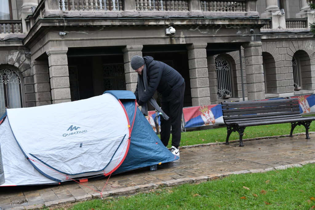 Beograd 30. novembar 2024. Vladimir Stimac protest ispred zgrade Predsednistva Srbije Foto:Goran Srdnaov/Nova.rs