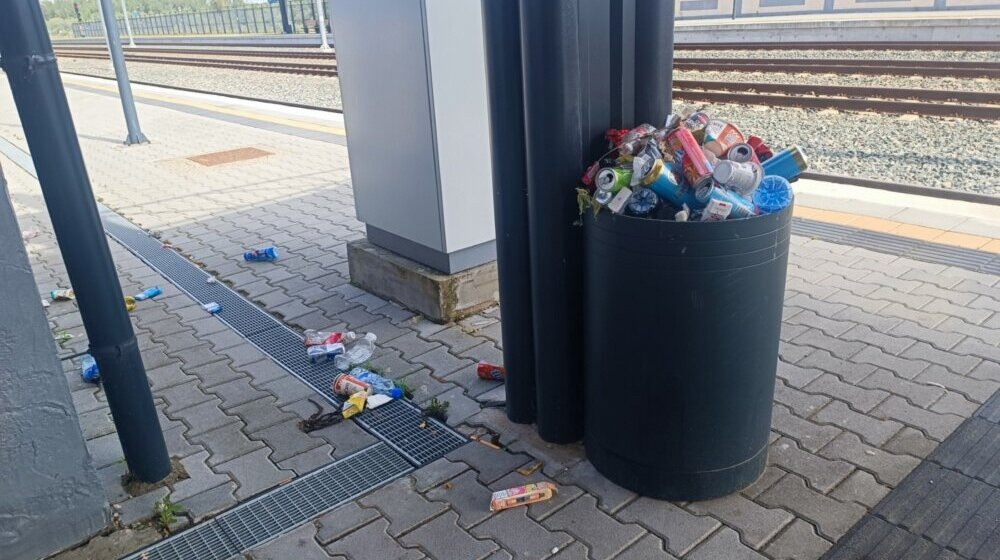 Sremski Karlovci, nova železnička stanica, smeće, ruglo Foto: Danas/A.L