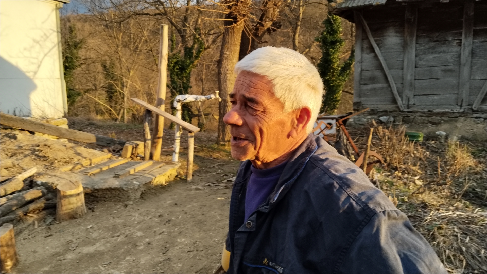 Osamdesetogodišnja Ž.G. (80) iz Čagrovca kraj Gadžinog Hana zadobila je opekotine na preko 80 odsto svog tela u požaru koji je jutros zahvatio njenu kuću, saznajemo u Univerzitetskom kliničkom centru u Nišu.
