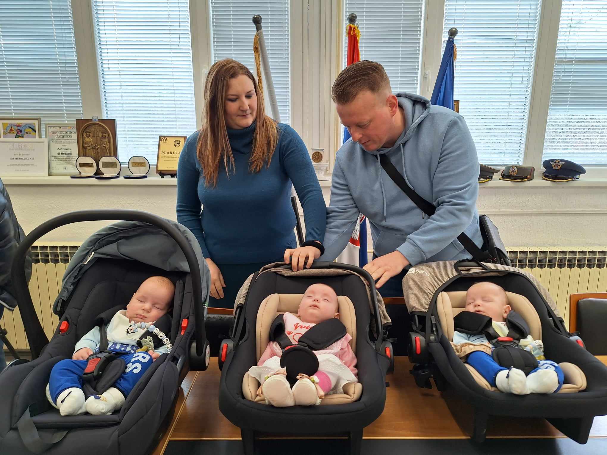 Brus bebe trojke rodjenje roditelji o trojkama iz Brusa