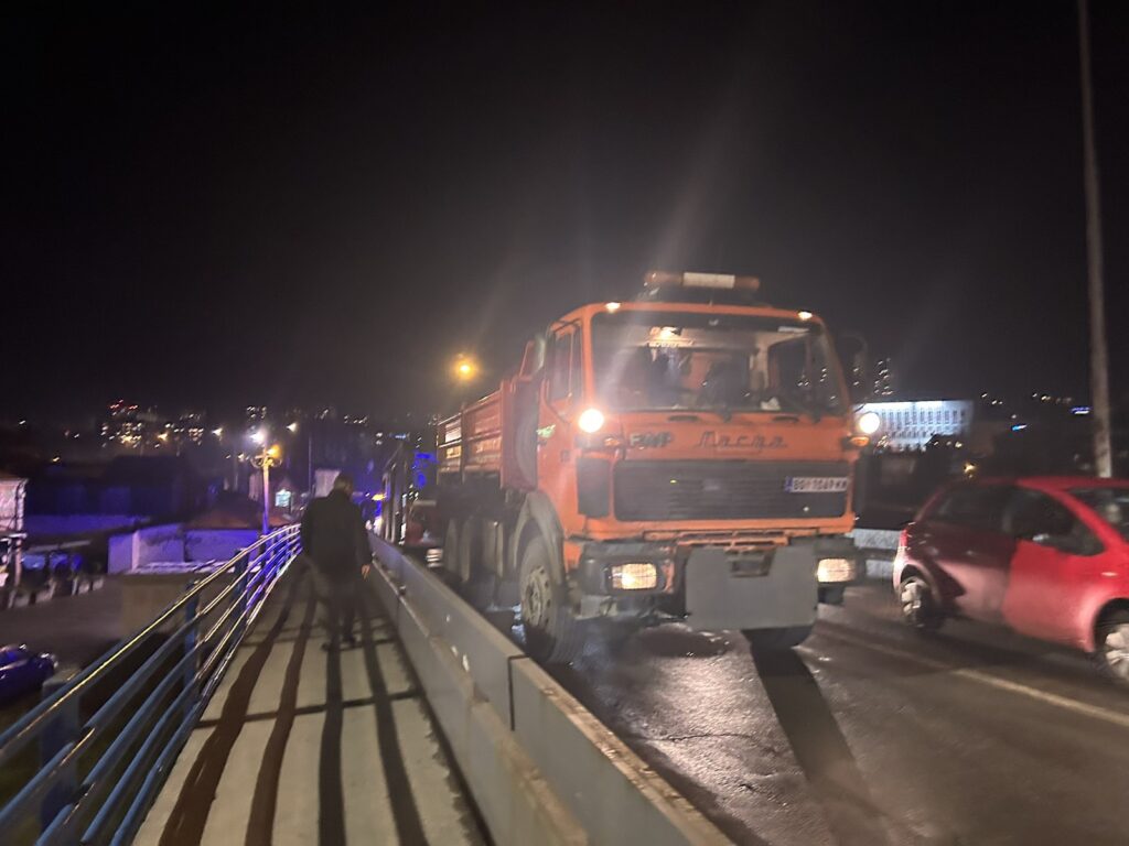 Dušanovački most, pokvaren autobus, gsp Foto: Nova.rs