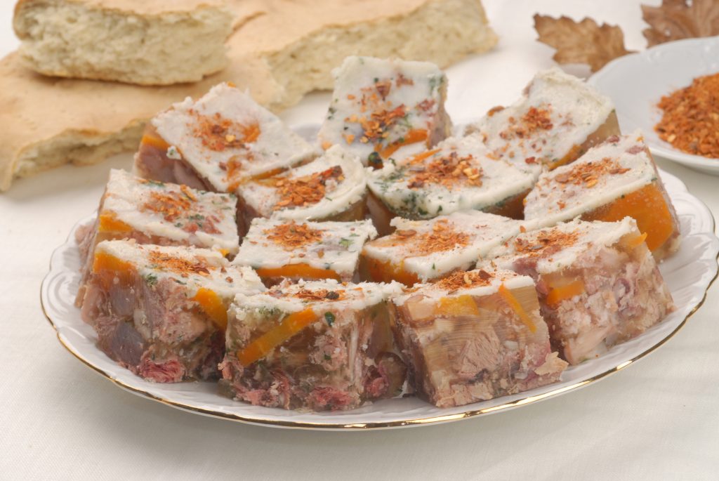 Bozic, Bozicna trpeza, kuhinja, Dankine pihtije, tucana paprika
16.12.2009.
Beograd
foto: Vladislav Mitic