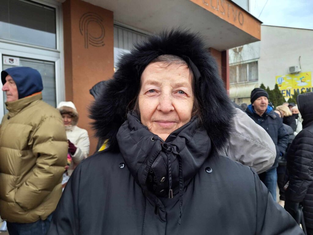 Kilometarski redovi ispred svih pošti u Nišu zbog prijave za vaučere, vaučeri, pošta