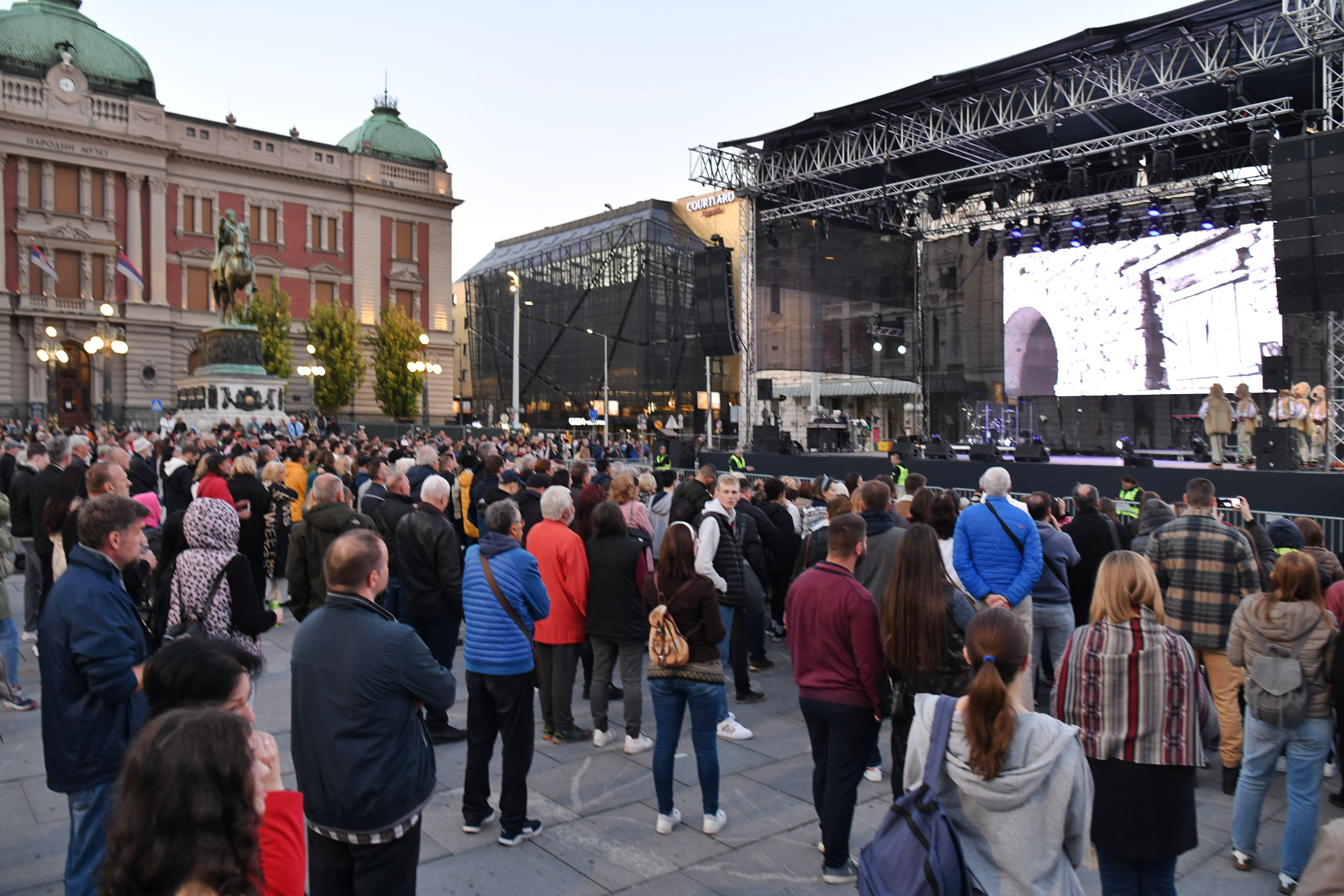 Beograd 20. oktobar 2024. Koncert umetnika iz Srbije i gostiju iz Rusije održava se danas na Trgu Republike u Beogradu, u sklopu obeležavanja 80 godina od oslobođenja Beograda u Drugom svetskom ratu Foto:Goran Srdanov/Nova.rs