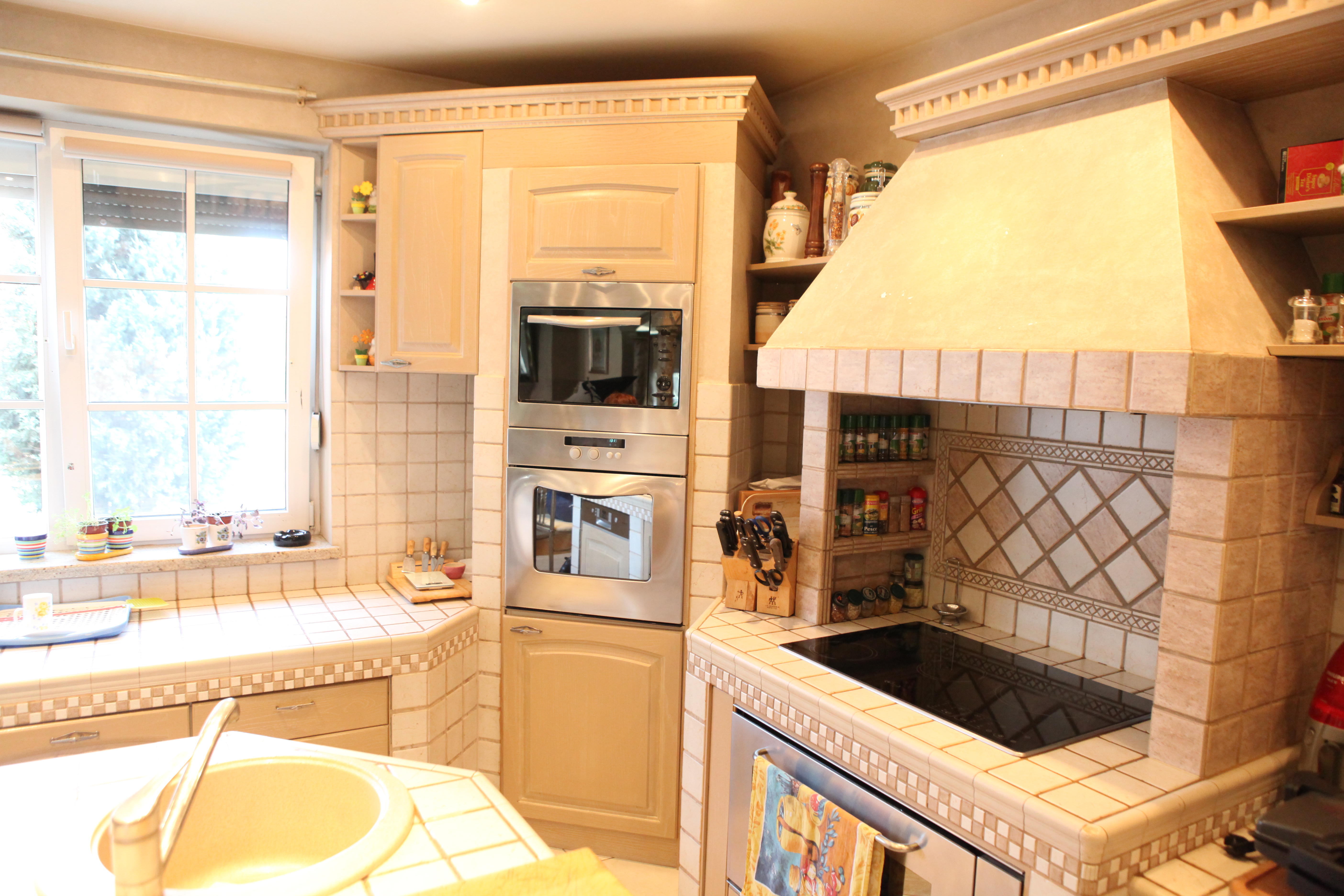 Beograd, 18.11.2013. puls , na kafi kod, Lepa Brena pevacica, kuhinja, Fahreta Jahic, Fahreta Zivojinovic   Ras Foto Zoran Loncarevic