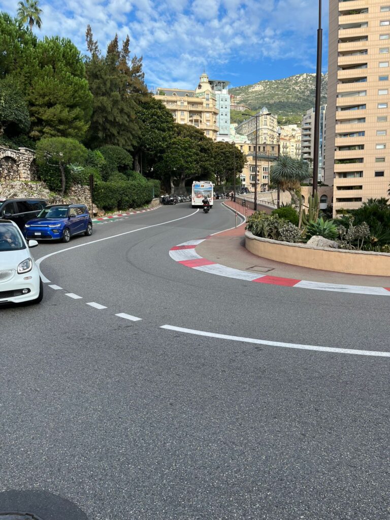 1729786950-WhatsApp-Image-2024-10-24-at-18.03.40-1-768x1024.jpeg