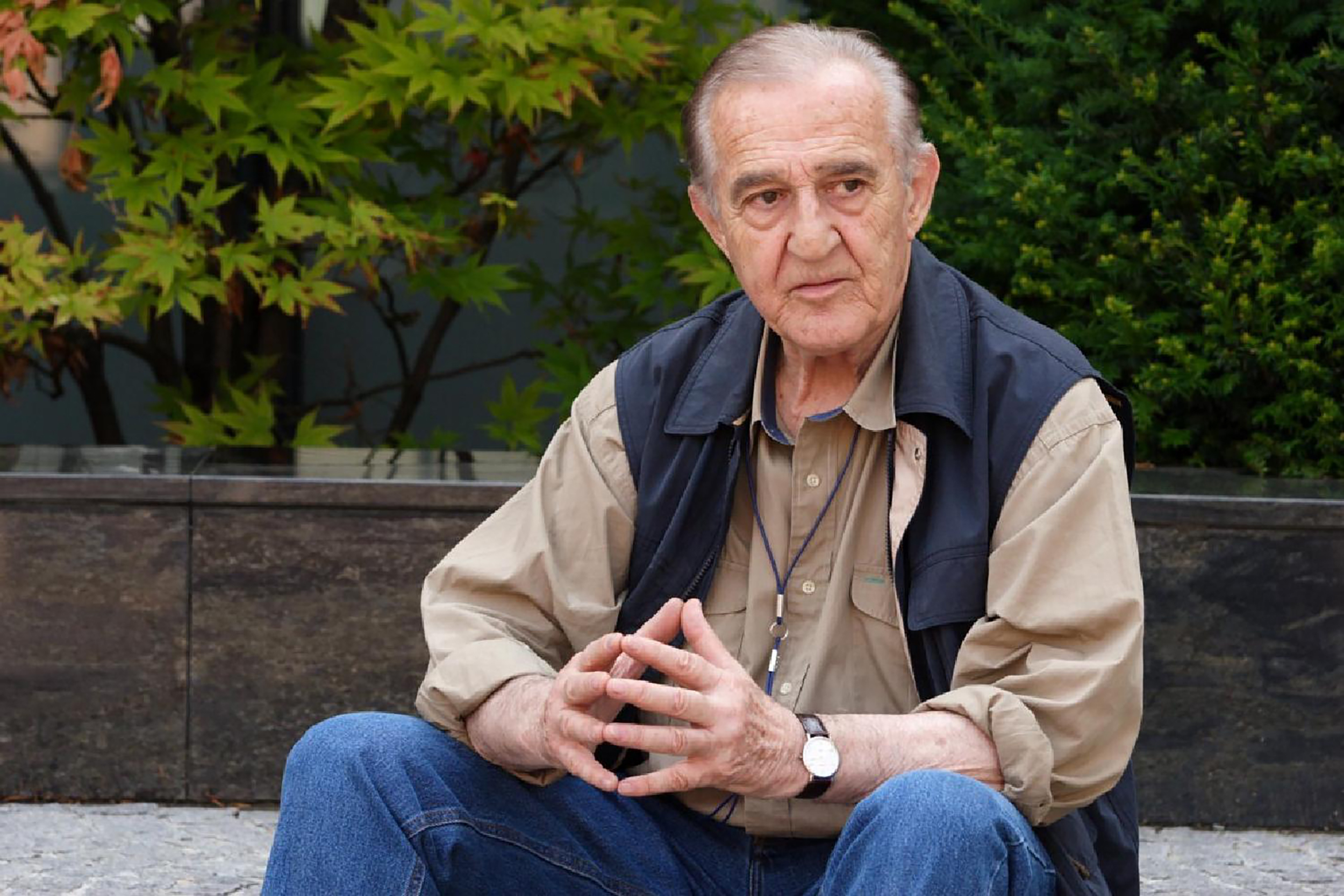 MV5BODMyZmY4YzItY2U5MS00MWFjLTg0MmUtYjM1YWIyMTgwNDNiXkEyXkFqcGdeQXVyMTc4MzI2NQ@@._V1__b