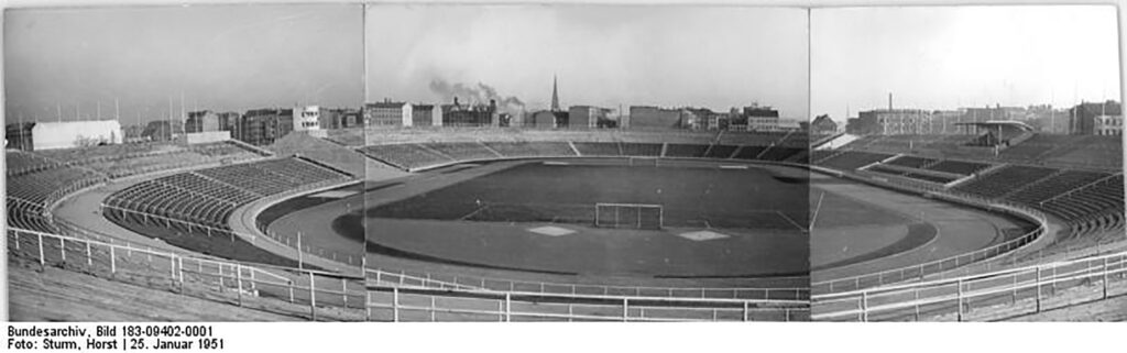 PASPARTU za 18-19 maj  Zentralbild Sturm 25.1.1951 Panorama Stadion der Weltjugend Blick auf das Stadion der Weltjugend