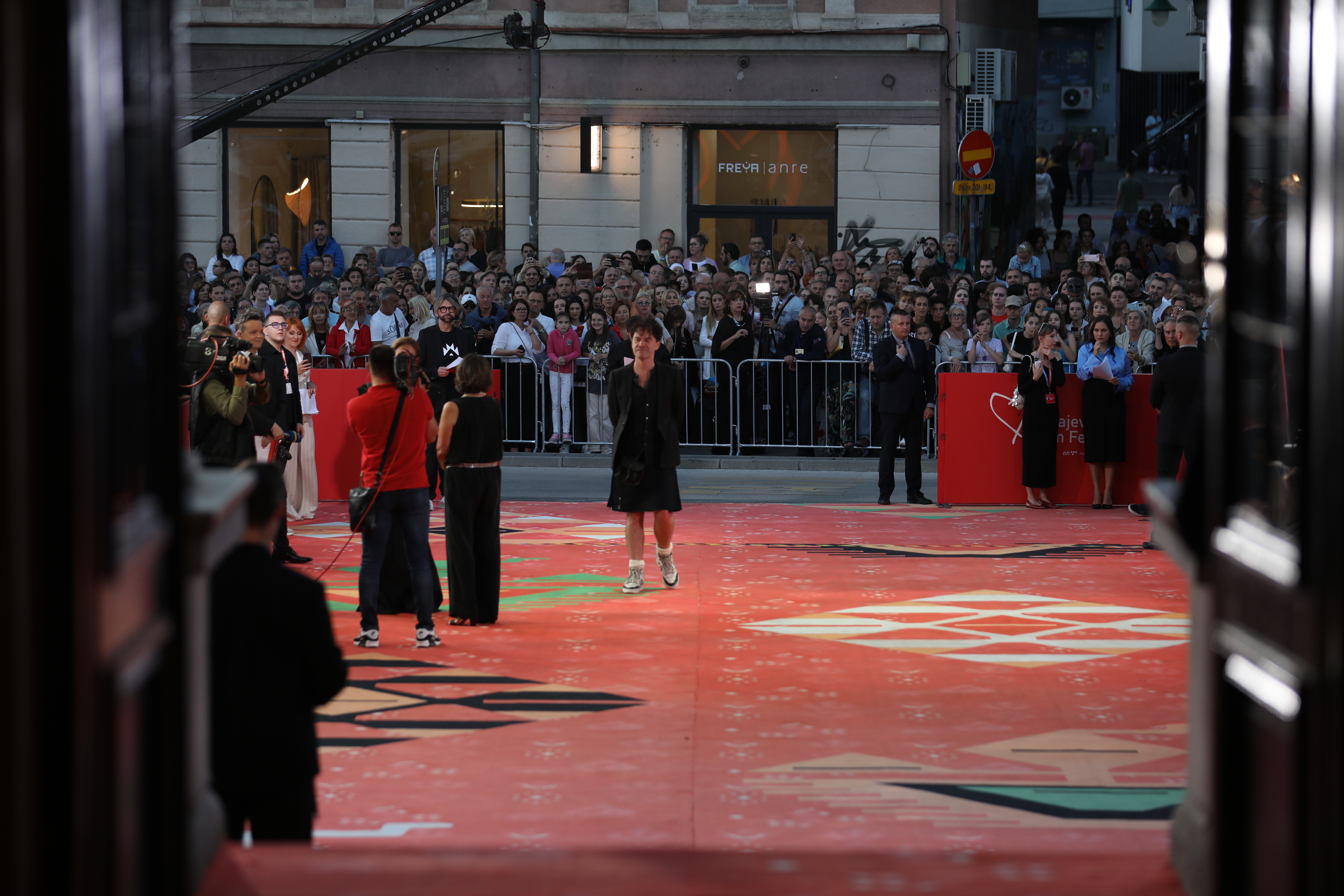 red-carpet-kiss-the-future-film-crew-adi-kebo (273)